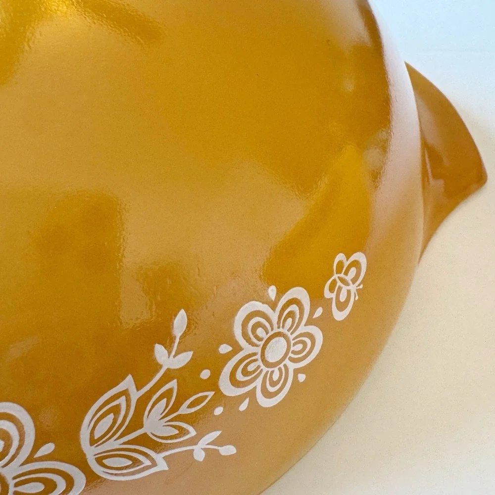 Lot of 2 Pyrex Butterfly Gold Cinderella Nesting Bowls 444 4 Qt 442 1.5 Qt MCM